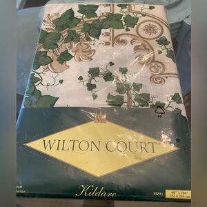 Wilton Court Kildare Tablecloth with Green Ivy Design